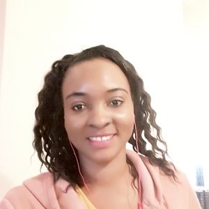 Meet your Posher, Estelle